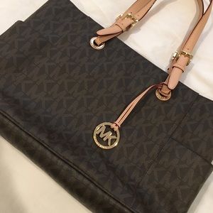 Michael Kors Jet Set east/west tote signature logo